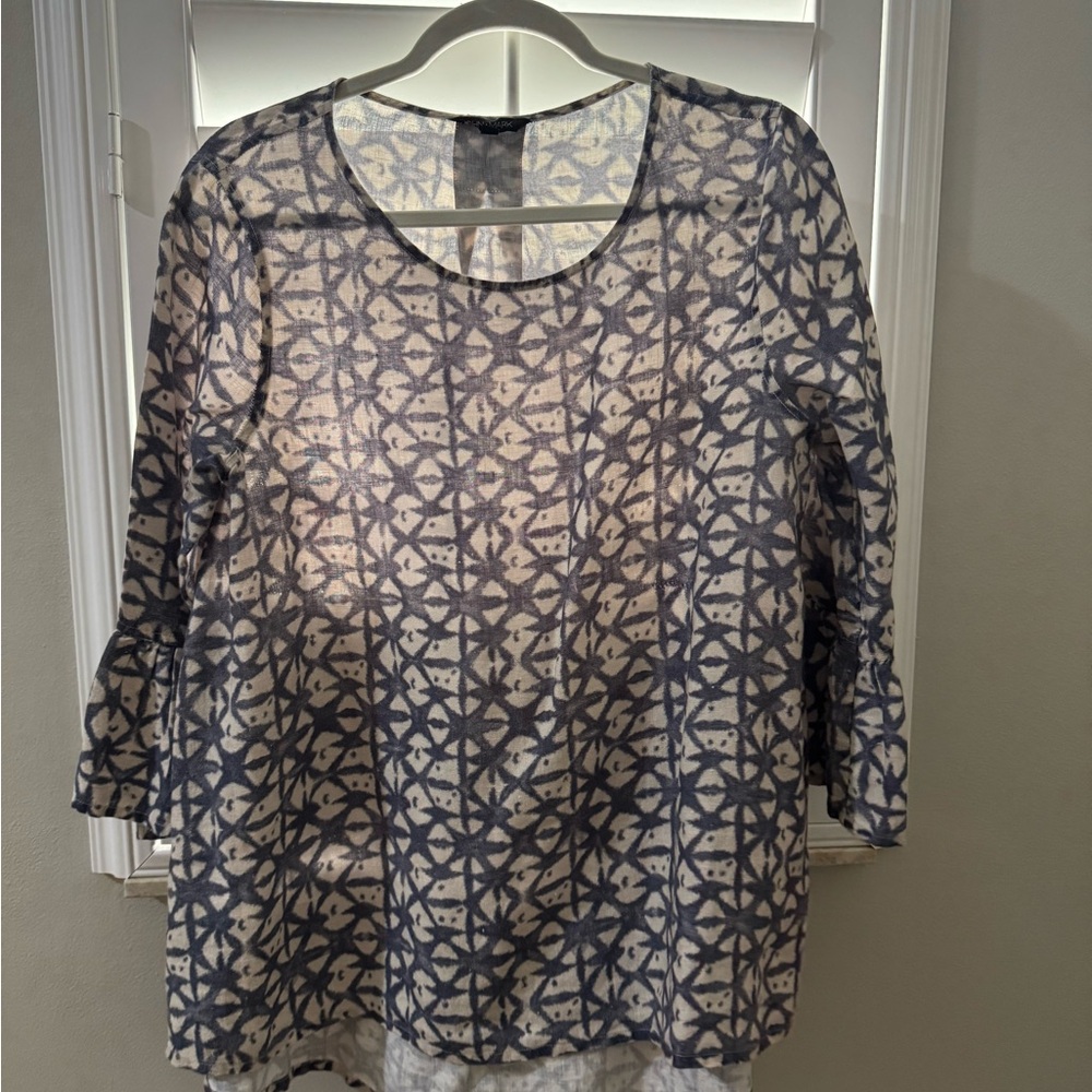 John Mark Blue and White Geometric Tunic Top